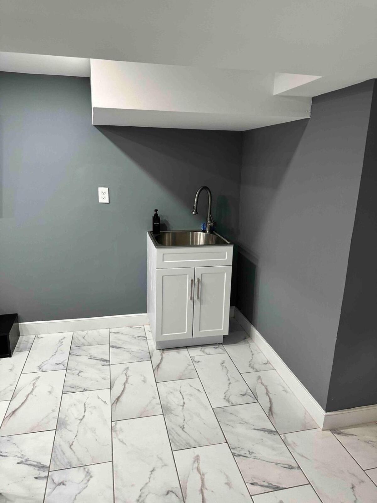Lovely Basement 1-Bedroom With Free Parking Washington Exterior photo