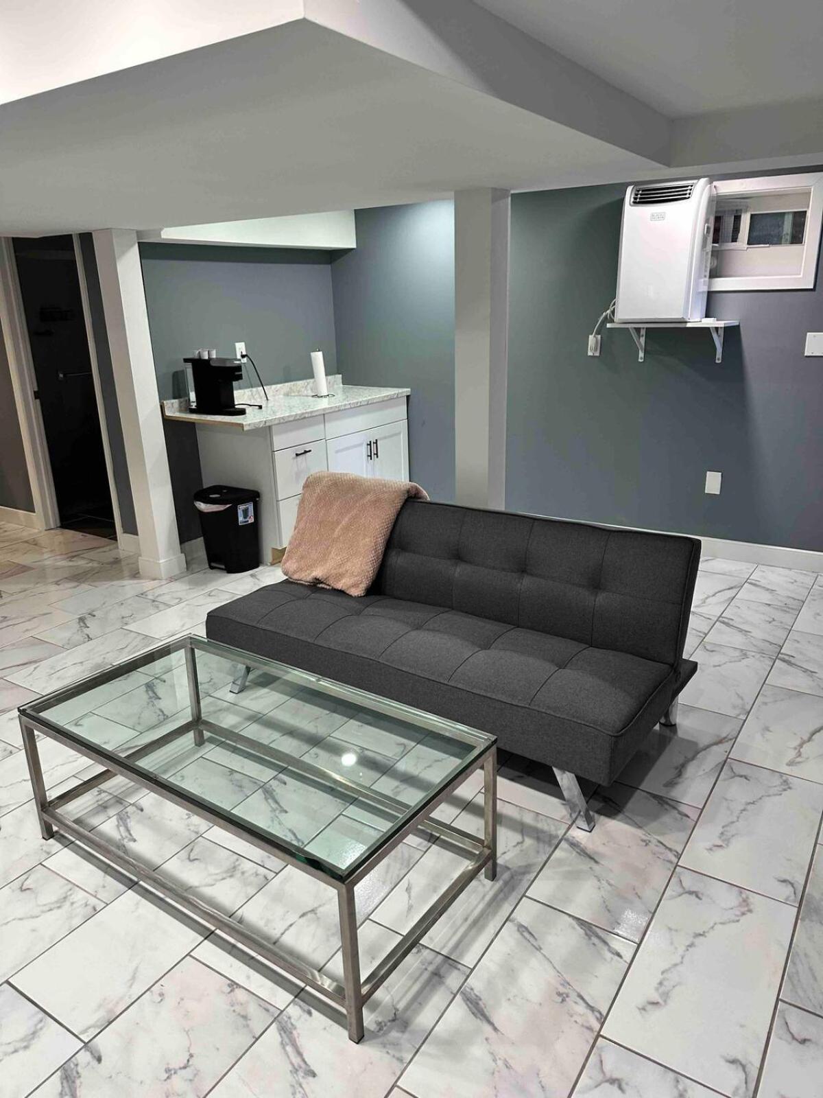 Lovely Basement 1-Bedroom With Free Parking Washington Exterior photo